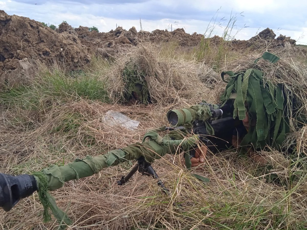 MinfarC's tweet photo. El empleo de las armas de infantería con inteligencia táctica, por un combatiente con una elevada moral combativa, aseguran una costosa derrota al agresor.
#CubaEstáFirme https://t.co/CQDgwGYG7Y