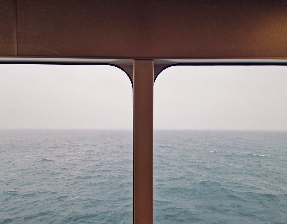 صبح تو قطار بودم، الان تو کشتی‌ام، دیرتر پرواز دارم و بعدش رانندگی!
#مونیخ۱۴فوریه می‌بینیم همو.
پاینده ایران.