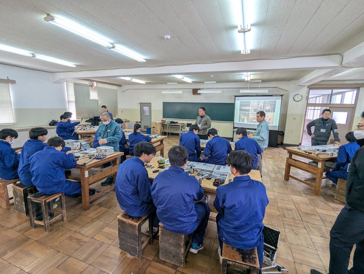 techabe's tweet image. Blog更新「愛媛県立吉田高等学校で2025年度体験学習出前授業を開催」→ 愛媛県冷凍空調設備工業会の担当理事として毎年開催している、体験学習出前授業に参加してきました。
techabe.blogspot.com/2026/02/2025.h…
　
#出前授業 #体験学習 #匠の技教室 #一級冷凍空気調和機器施工技能士 #愛媛県 #松山市
