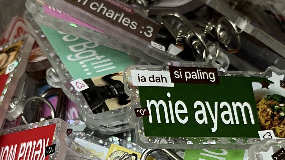 ohbelum's tweet image. hi!! ak buka po custom this feb sampe tgl 17 yahh! :3 linknya 
forms.gle/dfTrS6TZfNX94W…

tamkiu verimochi 🫰🏻