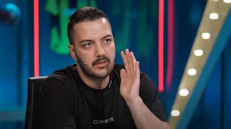 Beyler akşam bir yayın açalımmı bana para atarsınız bende size yalandan cevaplar veririm

Lookman transferi yönetim yüzünden olmadı beyler teminat falan ayarlayamadılar 

Enayi bir kardeşim 5 bin tl yollamış fred transferi ne oldu diyor kardeşim fred gitmek istemiyor