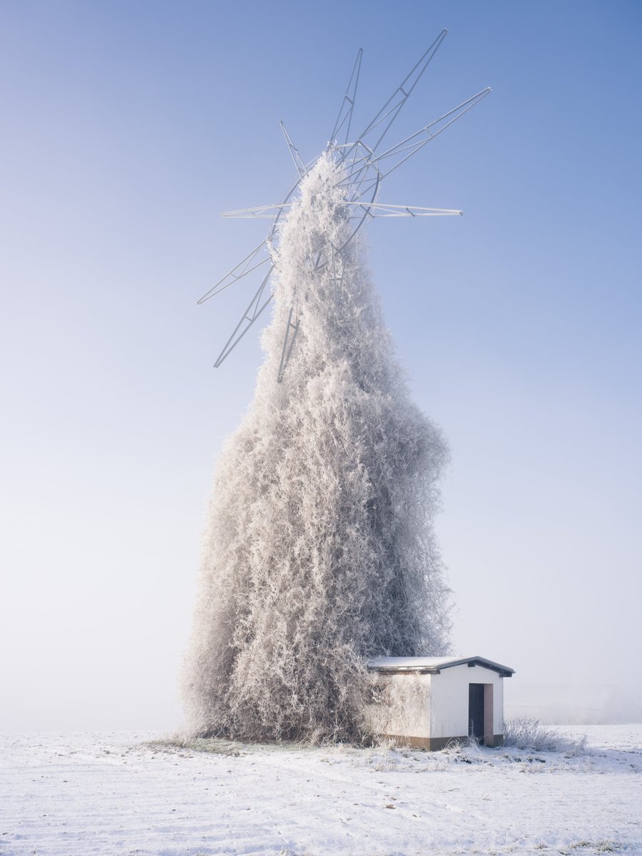 ザクセン・スイスへの旅路で、窓の外に突然現れたのは、この世のものと