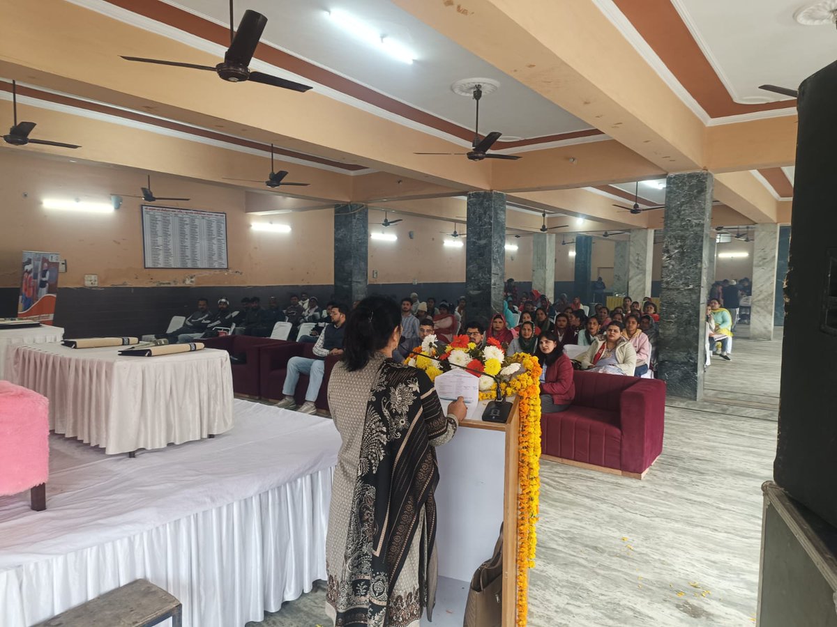 The One-Day PM Vishwakarma Awareness Programme was successfully organised at Kurukshetra by MSME Development &amp; Facilitation Office, Karnal.A total of 102 artisans participated in the programme.
#PMVishwakarma
#MSME
#MSMEDFOKarnal
#Artisans
#SkillDevelopment
#Entrepreneurship