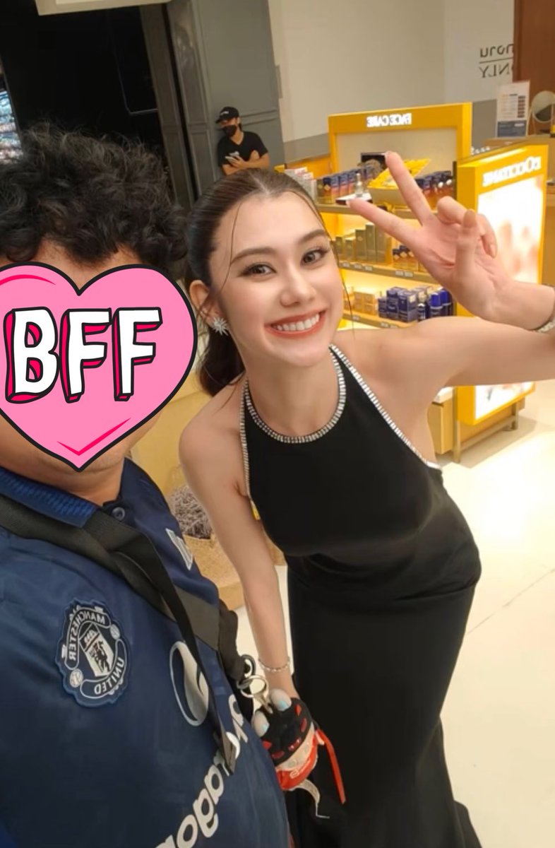 แล้วผู้ที่เก็บลีน่าหมิวก่อนใคร…ต้องยกให้พี่เขาเลย 👏🏻

#lalinalena #ลีน่าลลินา