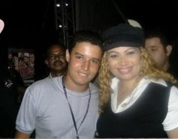 edivarjunior's tweet photo. Nunca desisti dos meus sonhos. Umbaúba, 2007. Com Solange Almeida. Naquela época eu tinha apenas um sonho. Hoje, carrego muitos. https://t.co/hQd77EtTrS
