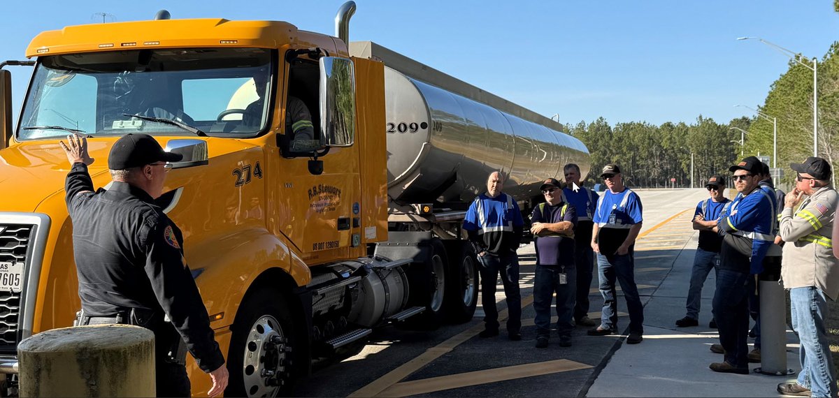 FHP Commercial Vehicle Enforcement tweet media