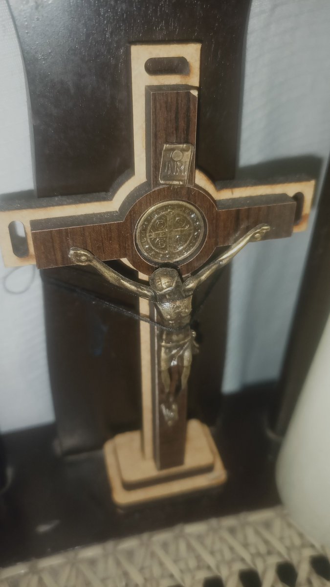 ClebeClebeClebe's tweet photo. @clairvaux__ @zorakbr Eu tenho um no meu altar doméstico tbm https://t.co/gkwjhs5V21