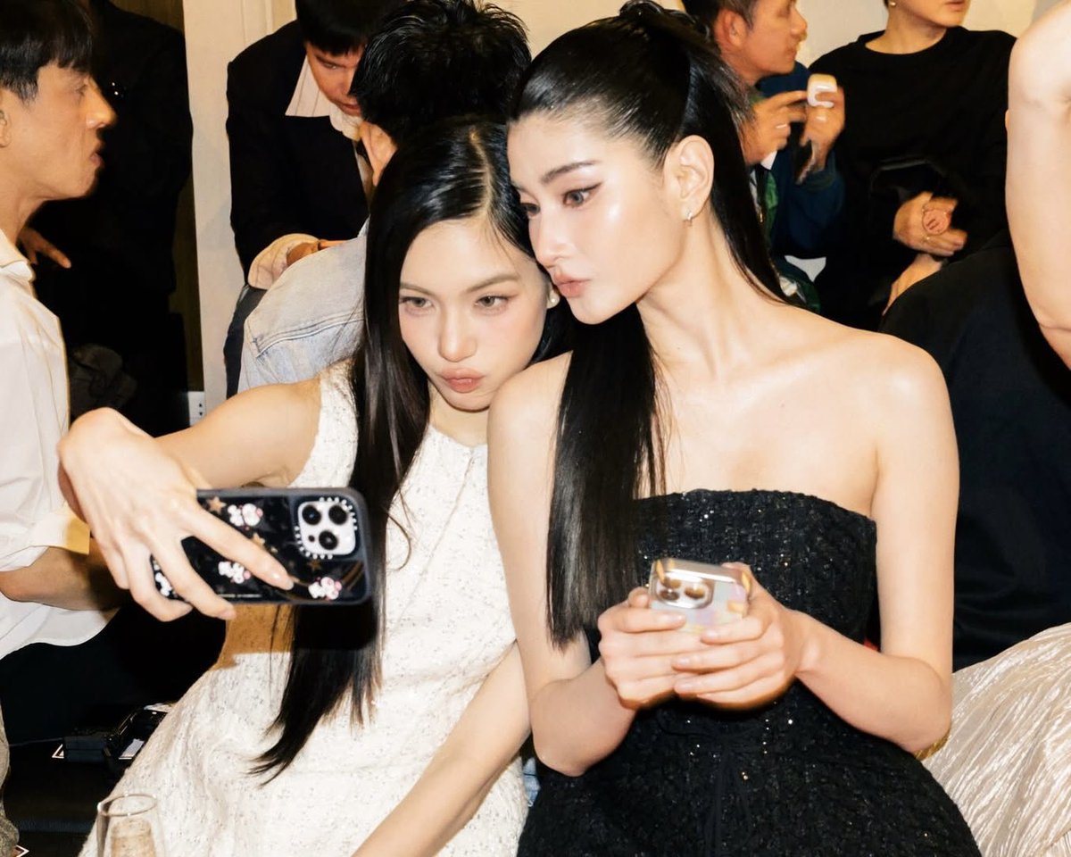 kimmiifield's tweet photo. แกดูคู่นั้นๆ ออกงานด้วยกันไม่พอยังตัวติดกันตลอด เห็นทีข่าวลือสวัสดิเวชดองกับสิริวิบูลย์จะเป็นเรื่องจริง https://t.co/VmyicBLkAG