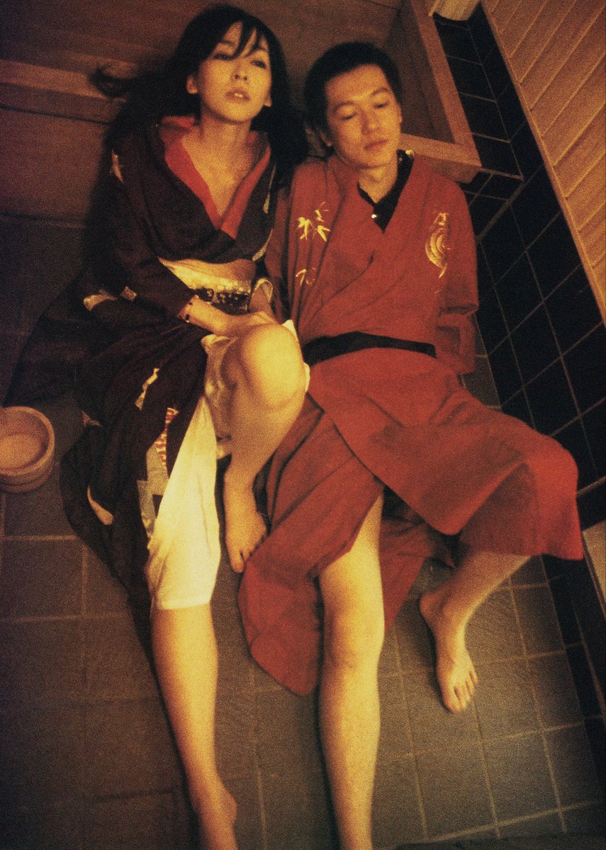 密会(抜粋)/モデル:ARATA､麻生久美子/撮影:下薗詠子/着付:山口亜希/スタイリング:宮島尊弘(D-CORD)/ヘア:TETSU/メイク:COCO(H 2004年12月号)