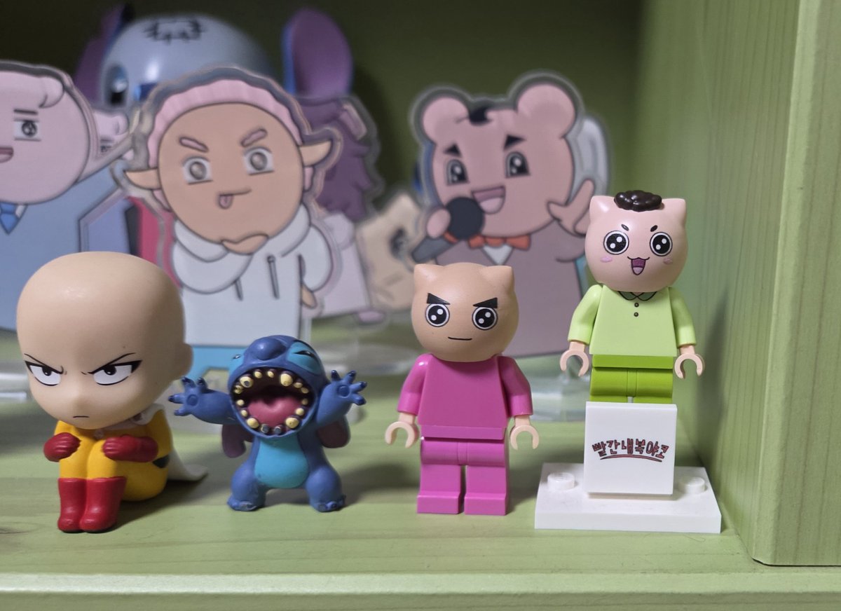 사동쿤이 왔답니다?
야코랑 크기가 같네용          당돌해서 훨씬 잘 어울린다!