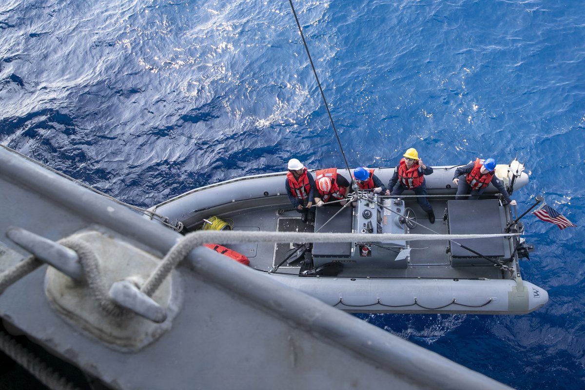 Going for a ride!
 
The Tripoli crew conducts small boat operations with a 7-meter rigid-hull inflatable boat Feb. 5. Small boat operations are one more way we keep our seamanship skills sharp.

#US7thFleet | #ForgedByTheSea https://t.co/xP4JBnG4g5