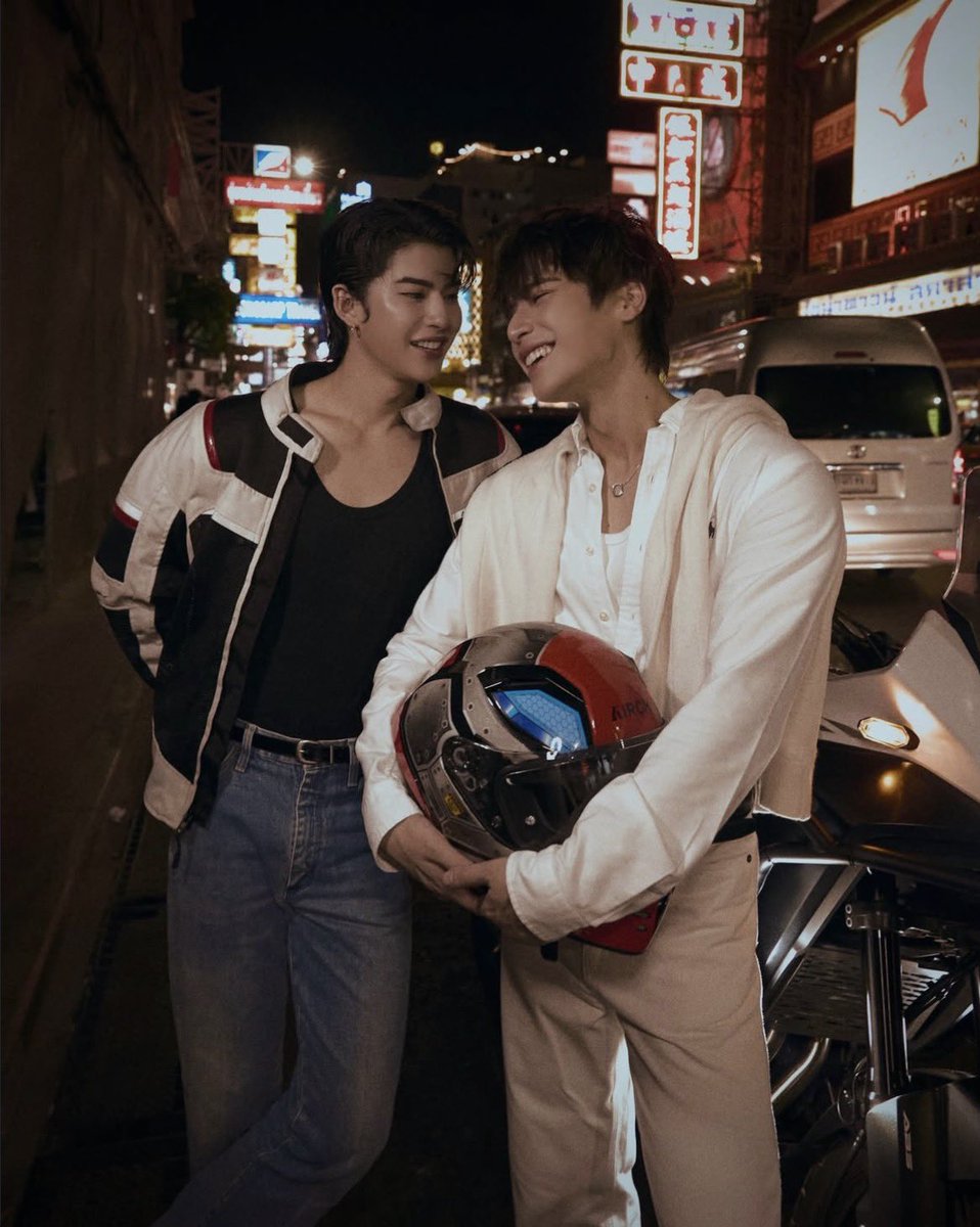 DPRSAMS's tweet image. STRAIGHT FROM THE 90s SCHOOL OF ROMANCE YALL