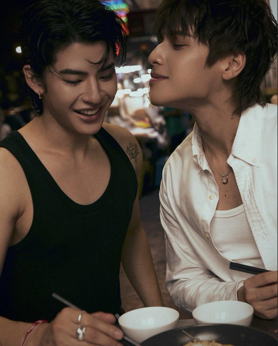 DPRSAMS's tweet image. STRAIGHT FROM THE 90s SCHOOL OF ROMANCE YALL