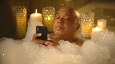 UncleCul's tweet photo. Panyaza watching Jo’burgers suffer  🚿 https://t.co/vYUdPSglBJ