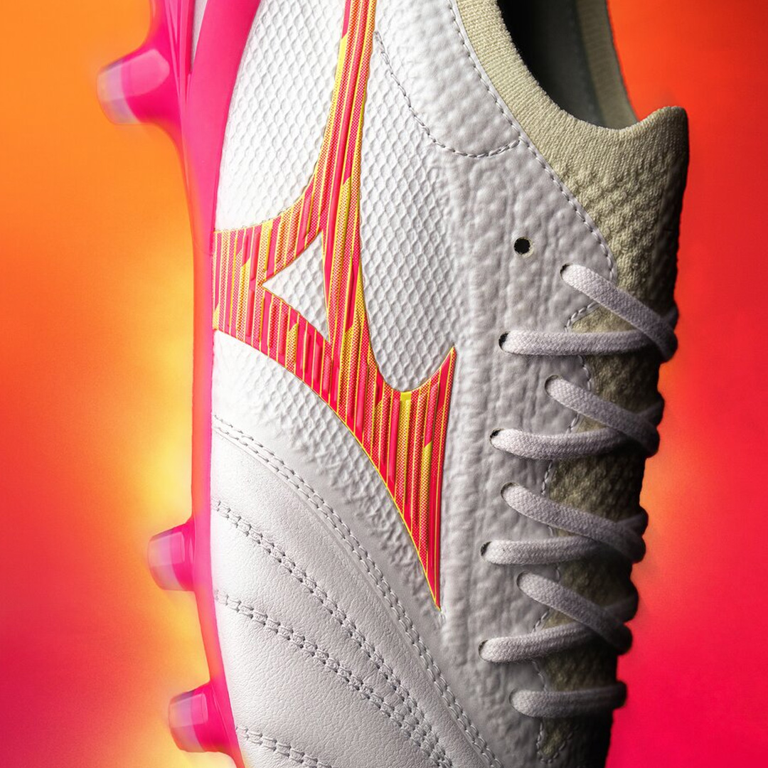 Football_Boots's tweet photo. Mizuno goes blazing with their latest pack🔥💨
-
More about the pack here: https://t.co/kBdL8nKi8B
-
#MizunoFootball #mizunoalpha3 #morelianeo4 #mizunomorelia #Morelia2 #morelianeobeta https://t.co/Dv50IuxH2p