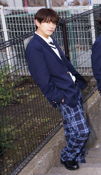 _rshf09's tweet photo. ブレザー深田だーいすき
暗髪前髪ありもさいこー^> ·̫ <^✌🏻💯⭐️ https://t.co/C43QB1VprW