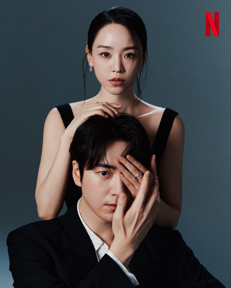 official_SEESUN's tweet photo. [#신혜선]

모든 것을 감춘 여자 '사라킴'

NETFLIX <레이디 두아> 2월 13일 (금) 오후 5시 공개

사진제공: NETFLIX

#ShinHaeSun
#레이디두아 #사라킴 #TheArtofSarah https://t.co/LLjMuw7zjq