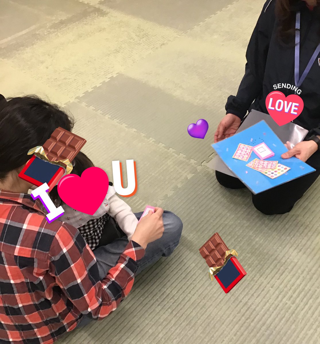 kyopla_shino's tweet photo. 【子育てひろば】本日Enjoy Englishを行いました❣️バレンタインにちなんだ英語の歌を歌ったりエレイン先生から可愛いプレゼントを貰ったたり🎁︎💕︎︎あっという間の30分間でした🔤来月もお楽しみに👩🏼🏫💬
#共育プラザ南篠崎
#子育てひろば
#なないろプログラム
#EnjoyEnglish https://t.co/Utn5RwBU2O