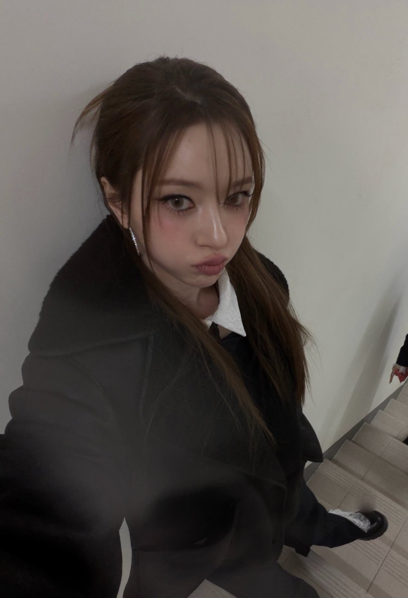 260212 CHANELLE weverse post 

(🧸) 트웨니 최고 !! 💕💕

#FIFTYFIFTY #피프티피프티
#CHANELLEMOON #문샤넬
