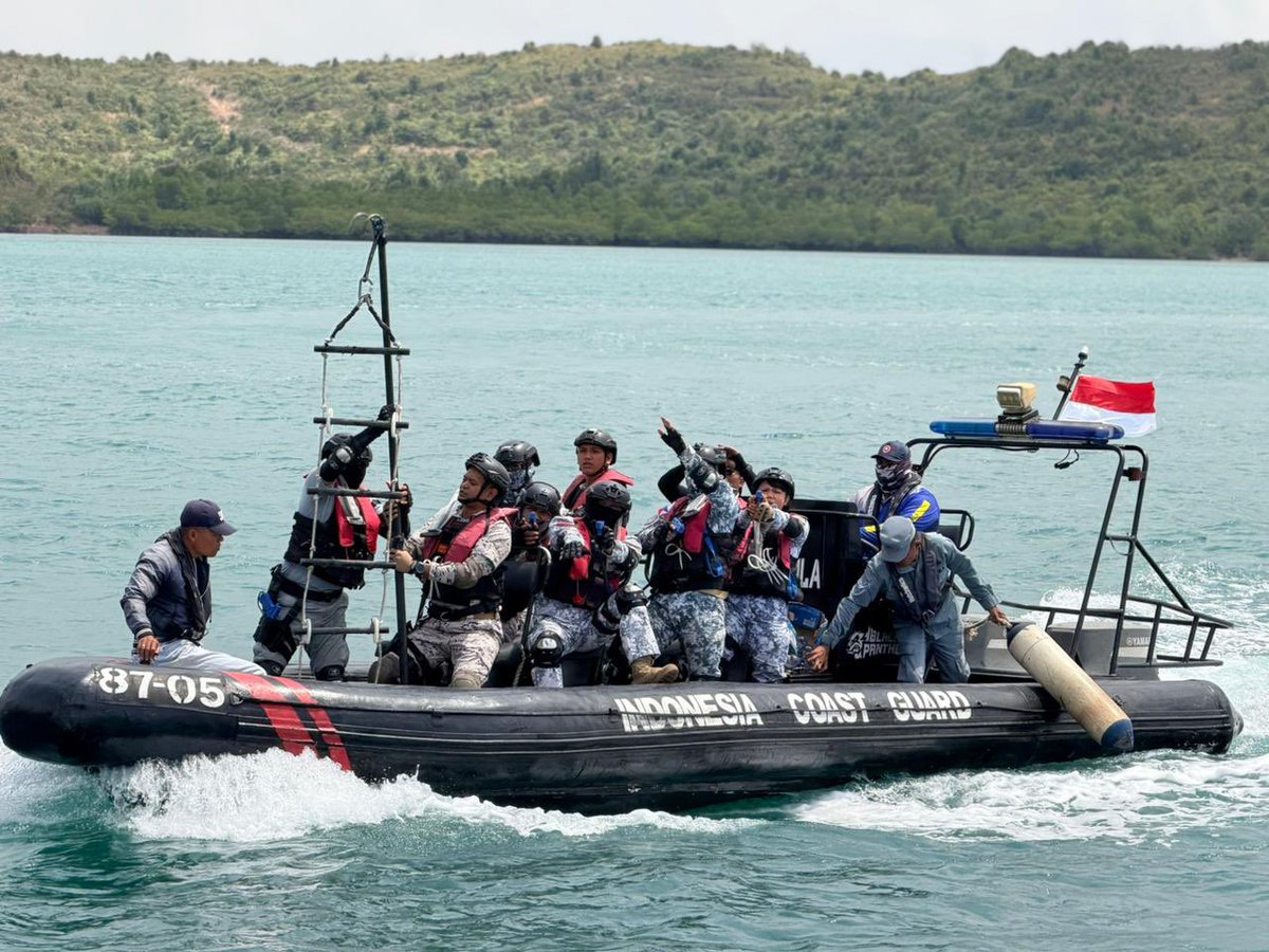 UNODC_BMB's tweet photo. @UNODC_MCP, supported by a Japan Coast Guard secondee from @JCG_koho_en, is conducting VBSS training on hazardous materials identification and safe handling for boarding officers from Indonesia 🇮🇩, Malaysia 🇲🇾 &amp; the Philippines 🇵🇭 Strengthening regional maritime safety together! https://t.co/w9K1PJXSQg