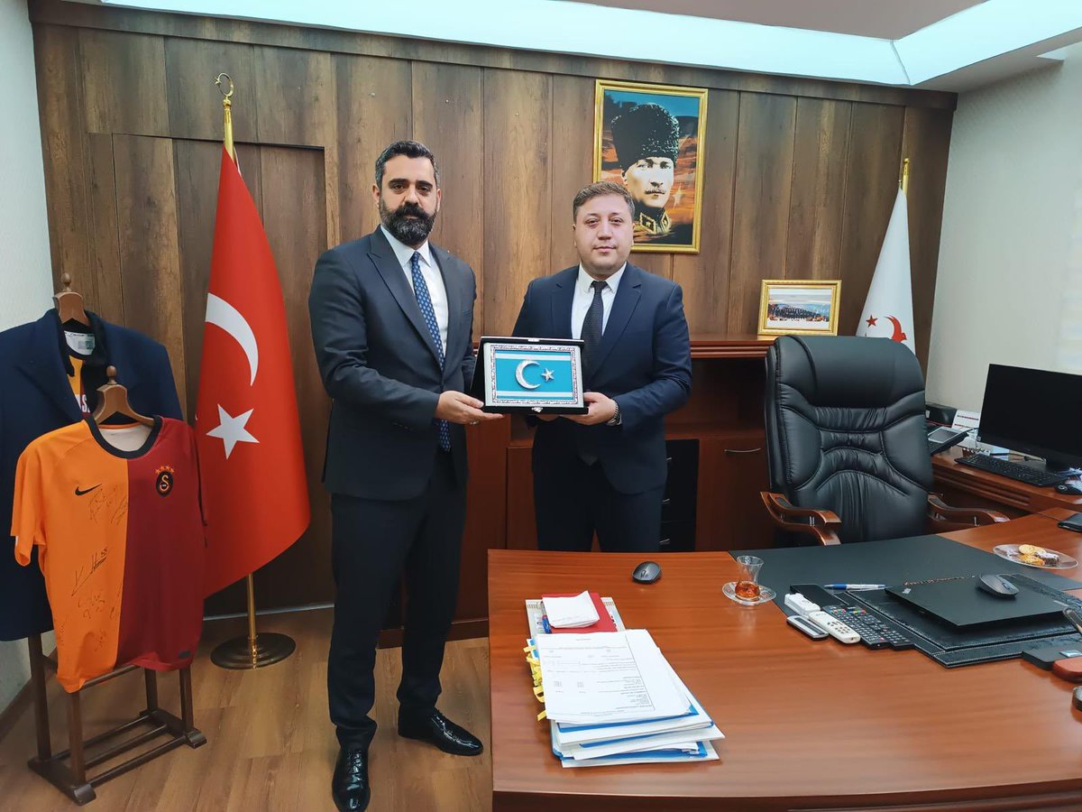 Irak Türkmen Cephesi Türkiye Temsilcisi M. Kutluhan YAYÇILI ve beraberindeki heyet, T.C. Kahramanmaraş Vali Yardımcısı Oray GÜVEN’i ve Kahramanmaraş İl Göç İdaresi Müdürü Orhan Veli SARI’yı makamlarında ziyaret ettiler.