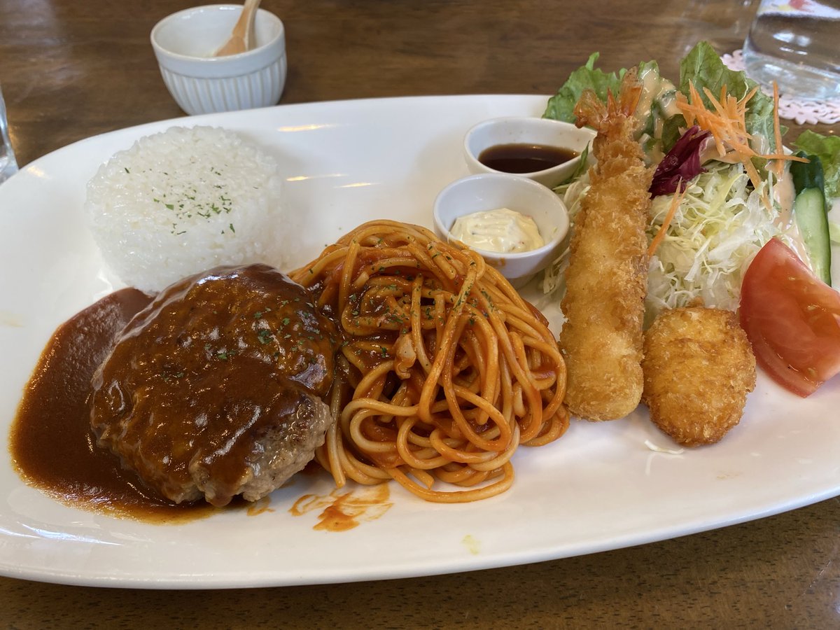 nagisuke07's tweet photo. 行きたかった洋食屋さんに行ってきたー(*´꒳`*)
大人様ランチ食べてきたー‼️
幸せすぎるー‼️

#Hungry Hungry https://t.co/IIe2j7wLd2