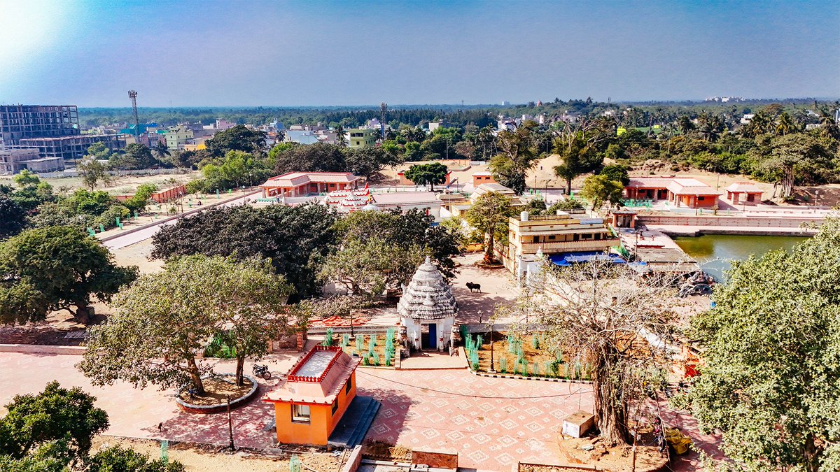 OBCC_Odisha's tweet photo. The Integrated Development of #Lokanath Temple & Parbati Sagar, Puri is nearing completion.
Located 2 km from Shree #Jagannath Temple, this revered Shaiva shrine is being enhanced with upgraded infrastructure to improve spiritual ambiance and pilgrim convenience.
#OBCC #Puri https://t.co/PPrPY8dtds