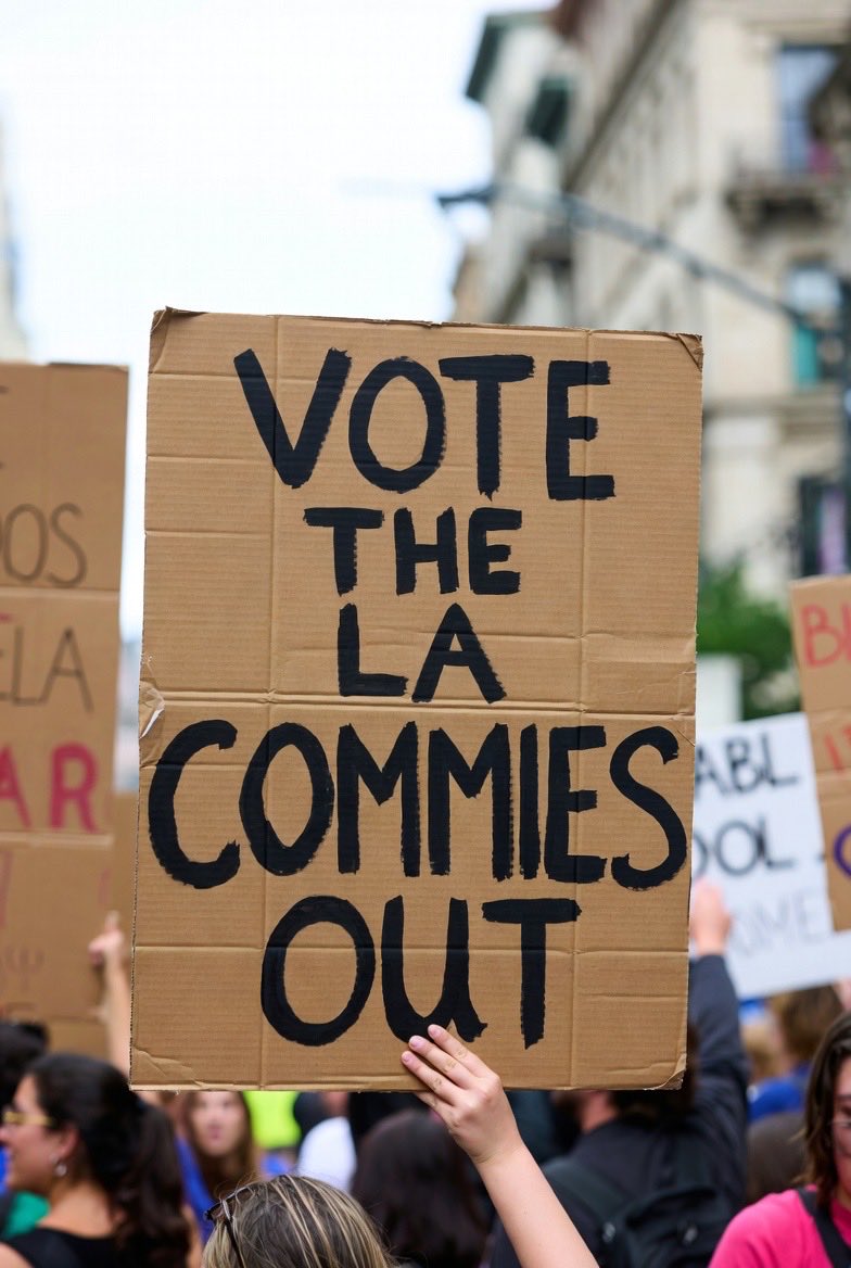 Make L.A. Great Again 🇺🇸 (@lalovestrump) on Twitter photo 