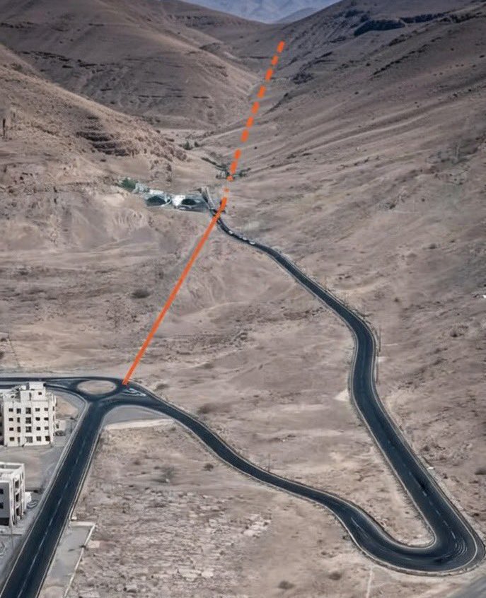 oreosevermisin's tweet photo. Mühendisler neden düz bir yol yapmak yerine dolambaçlı bir yolu seçmişler?
https://t.co/SQeEb8LFxk