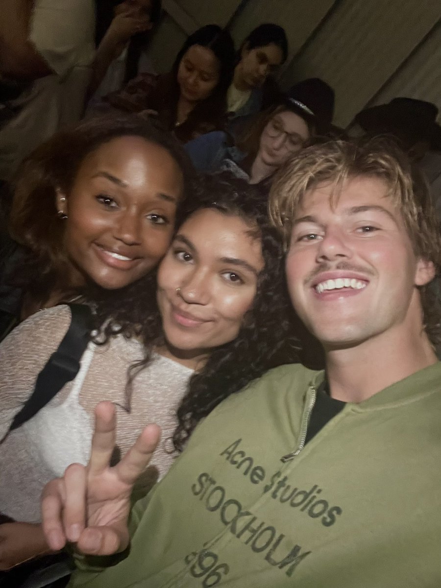 KorinaEliza's tweet photo. thank you forever and ever! https://t.co/VLGBqYnfkd