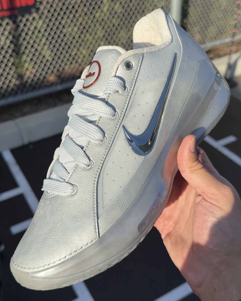 Novelship's tweet photo. Juju Watkins is reppin' hard with the first-ever athlete co-created sneaker in the Nike LeBron NXXT Gen line!
Thoughts??? 

#juju #nike #fyp #trending #sneakers #SneakerWatch #fyp #shoes #sneaker #sneakerhead #sneakernews #basketball #basketball🏀 #sport #fyp #fypシ #nike #aj https://t.co/GTHuA5Wb5T