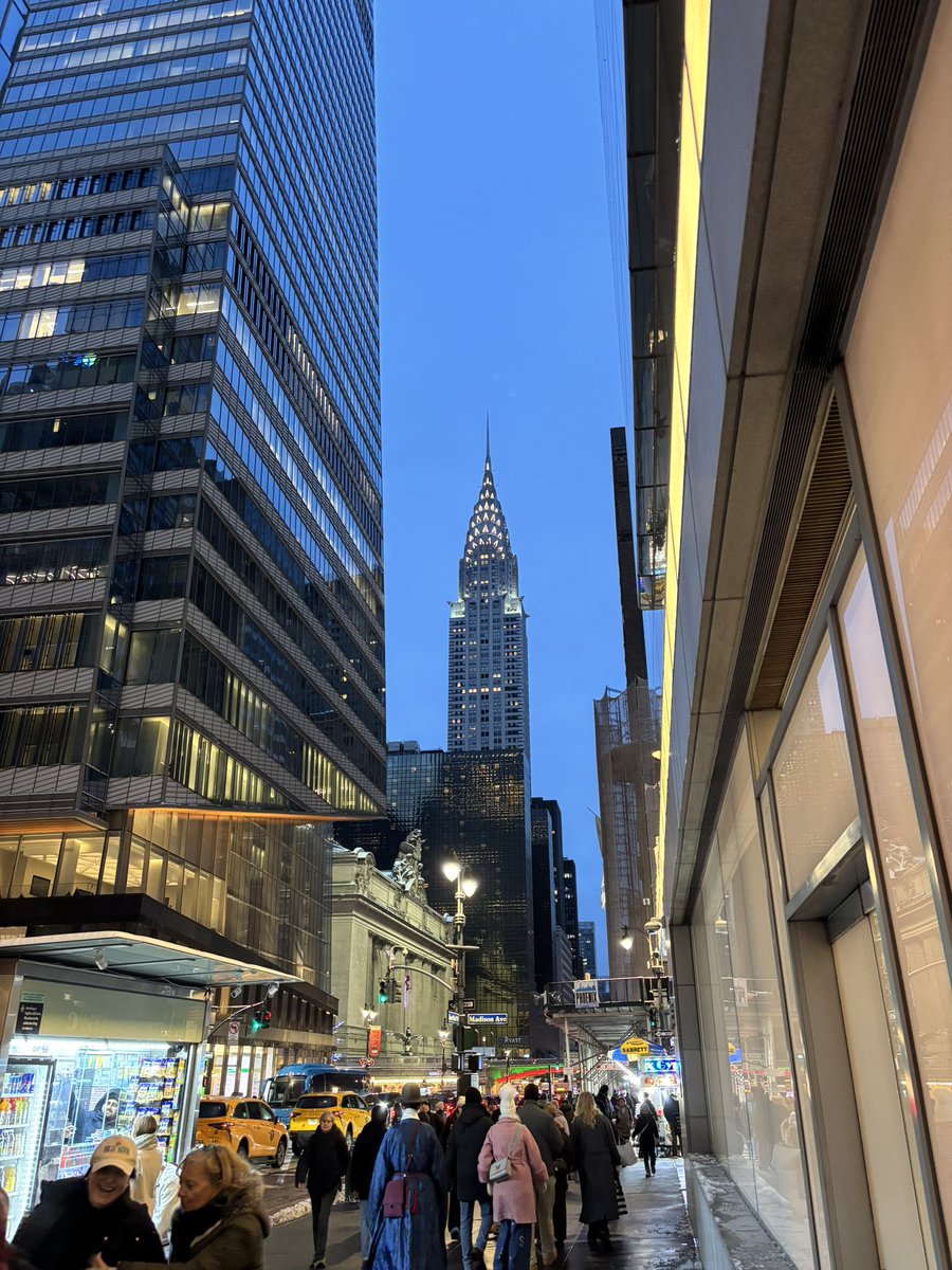 sigo sin poder creer que cumplí mi sueño de ir a ny y escuchar young folks todo el viaje 🥹🩷