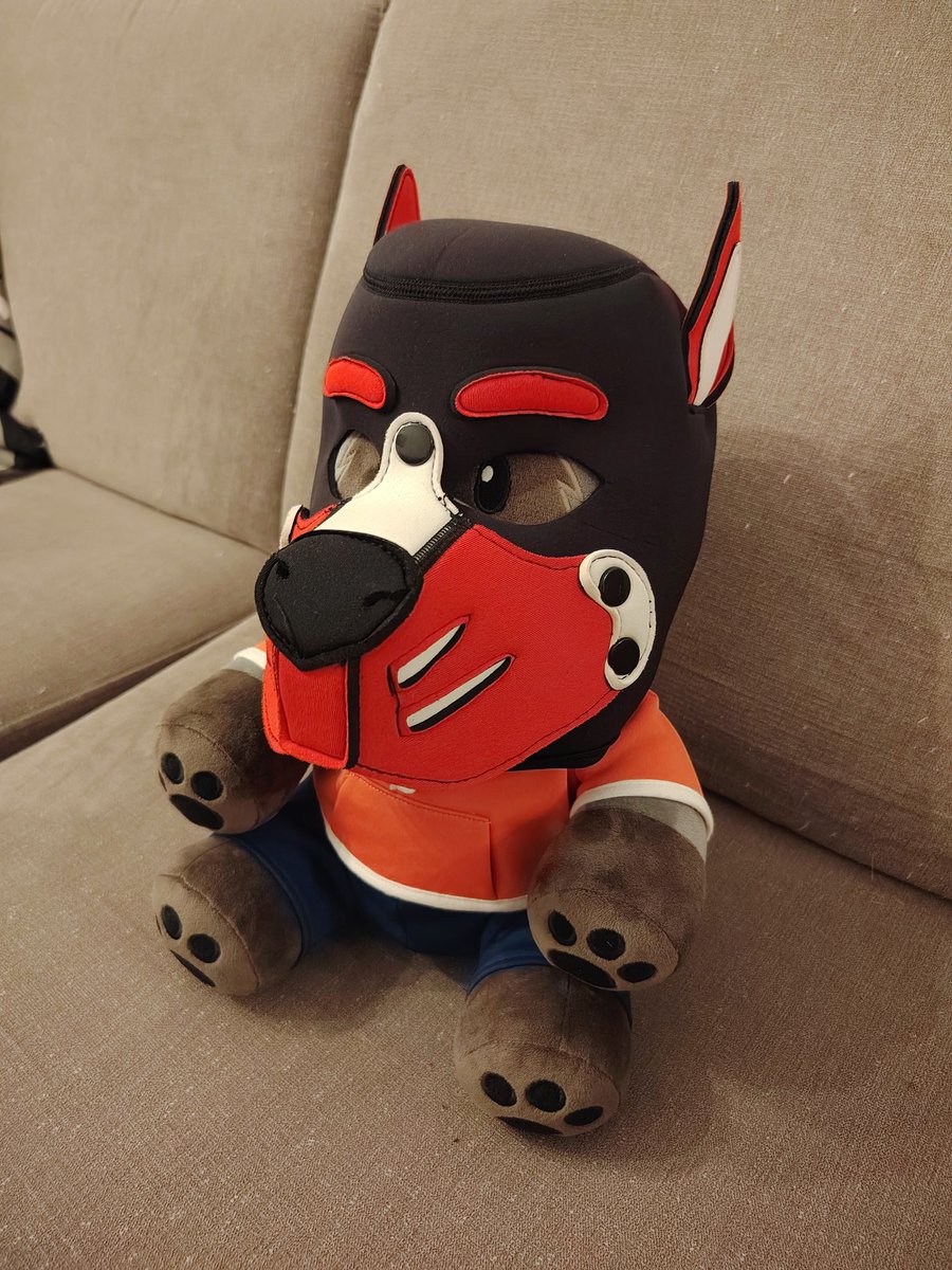 Wolfgard 🐾🐾 @pawprint_press