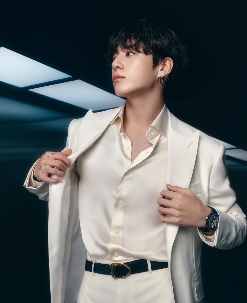 진짜 아이돌 기강 잡는 
내 아이돌 

전정국 

JUNGKOOK FOR HUBLOT
#JUNGKOOKxHUBLOT
#JUNGKOOKForHUBLOT