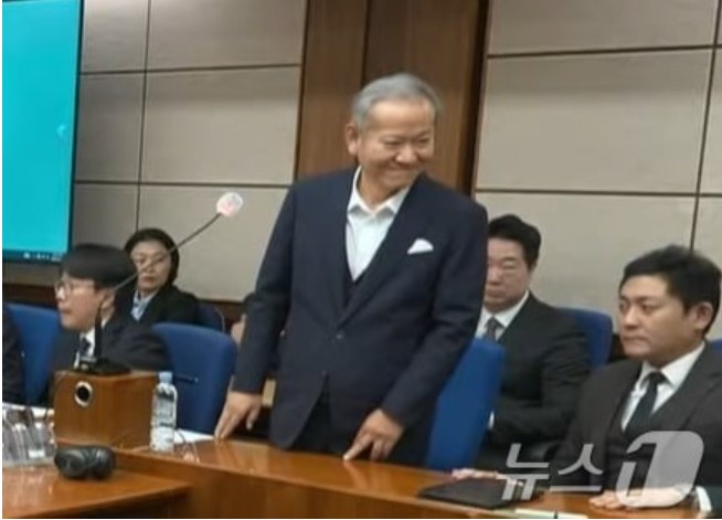 President___1's tweet image. 7년 선고후
밝은 미소의 이상민 전 장관

행복합니다.