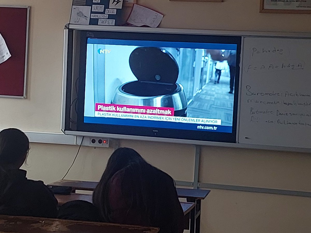 corlu_lisesi's tweet photo. Yeşil Vatan projesi kapsamında okulumuzda Sıfır Atık bilgilendirme çalışması yapılmıştır. #SıfırAtıkYarışması #GeleceğeSıfırAtıkBırak #BenimOkulumGeleceğeÇare https://t.co/mdkMbRcf3U