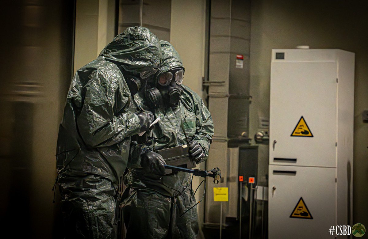 12Dywizja's tweet photo. Smart Defence w akcji: chemicy na poligonie w Drawsku! 😷
W ramach międzynarodowych warsztatów #SmartDefence żołnierze z Centrum Szkolenia Bojowego Drawsko udowodnili, że w obliczu zagrożeń OPBMR (Obrona Przed Bronią Masowego Rażenia) nie ma miejsca na błędy. https://t.co/GIqOOOHyeE
