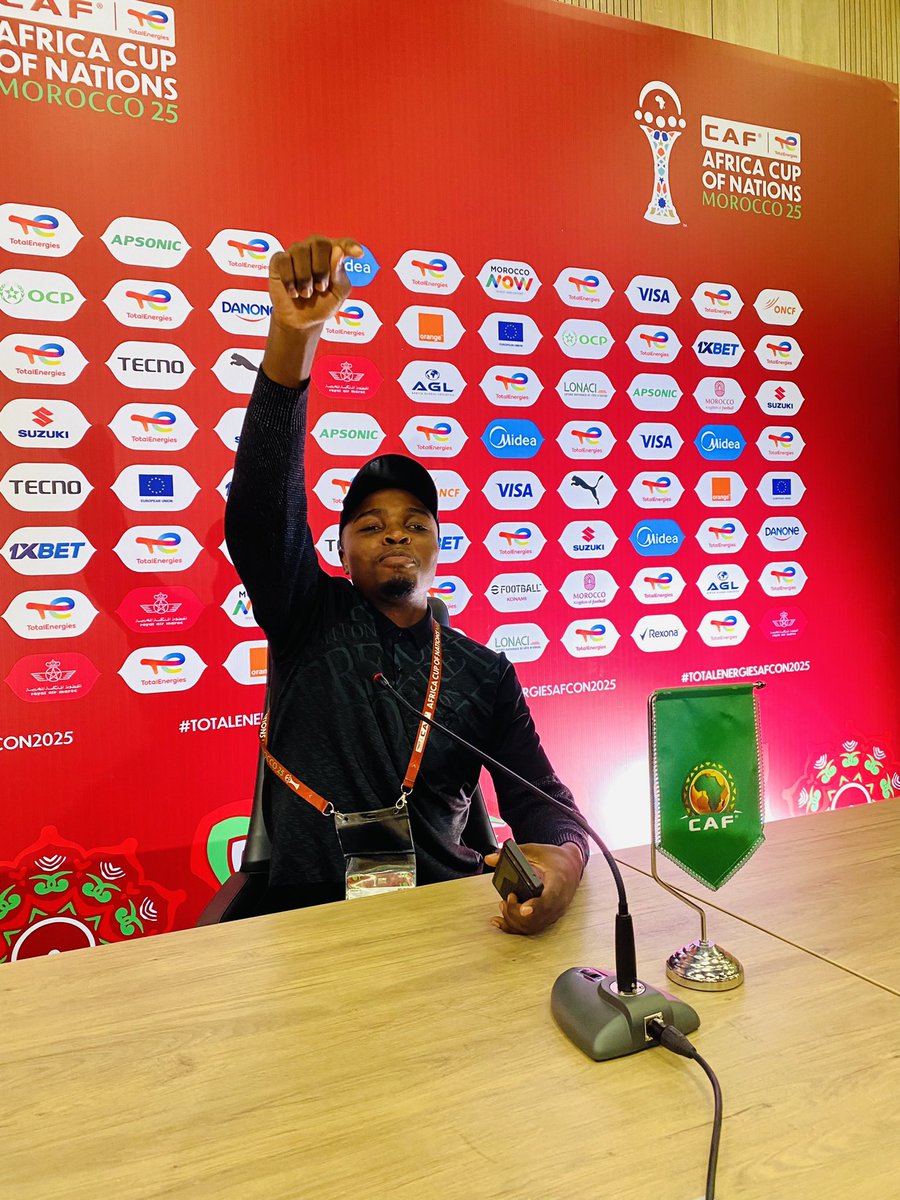 Kosi_foottalk's tweet photo. As a Cameroonian footballer, will you prefer to be a starter in an elite two club or be in an elite one club where you have less than 20% game time ?
#eliteone #elitetwo #fecafoot #cameroon #football https://t.co/Y2FqJPABEL
