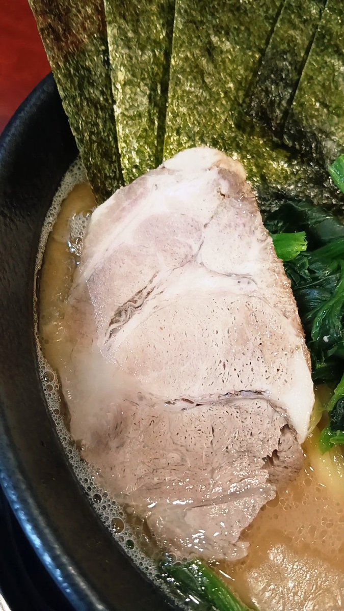 yokiecoco's tweet photo. 横浜ラーメン弐七家 MAIN BASE@横浜市旭区

今日は移転新規オープン🎌した横浜ラーメン弐七家 MAIN BASE🍜🍥でランチ🍱にします🎵

詳細はブログを見て下さい🎵
　　　　　　↓　
アメブロ(ラーメンブログ)
https://t.co/ZGSNgRIKFk

#弐七家 #横浜ラーメン #MAINBASE #家系ラーメン #横浜家系 #ランチ https://t.co/NQr60Y77El
