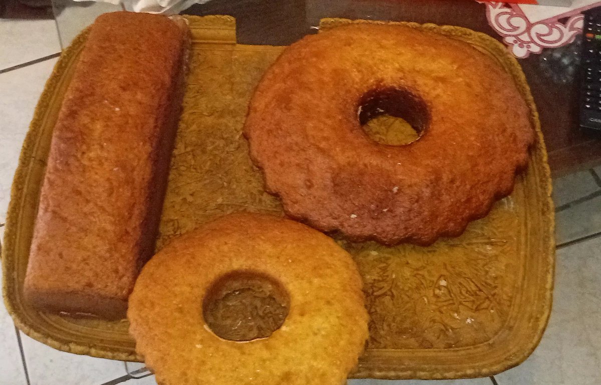 Ad_Aud237's tweet photo. J’ai un BTS en génie Biologique (technicienne de labo) actuellement TC dans un call (le Cameroun 😭🙌🏽) je n'ai pas pu finir ma formation pour le moment
Néanmoins je fais des beignets soufflés,, crème au café, Ndolè lavé. Gâteaux, certains mets du littoral sur commande

📍Yaoundé https://t.co/xjIMflNYSJ