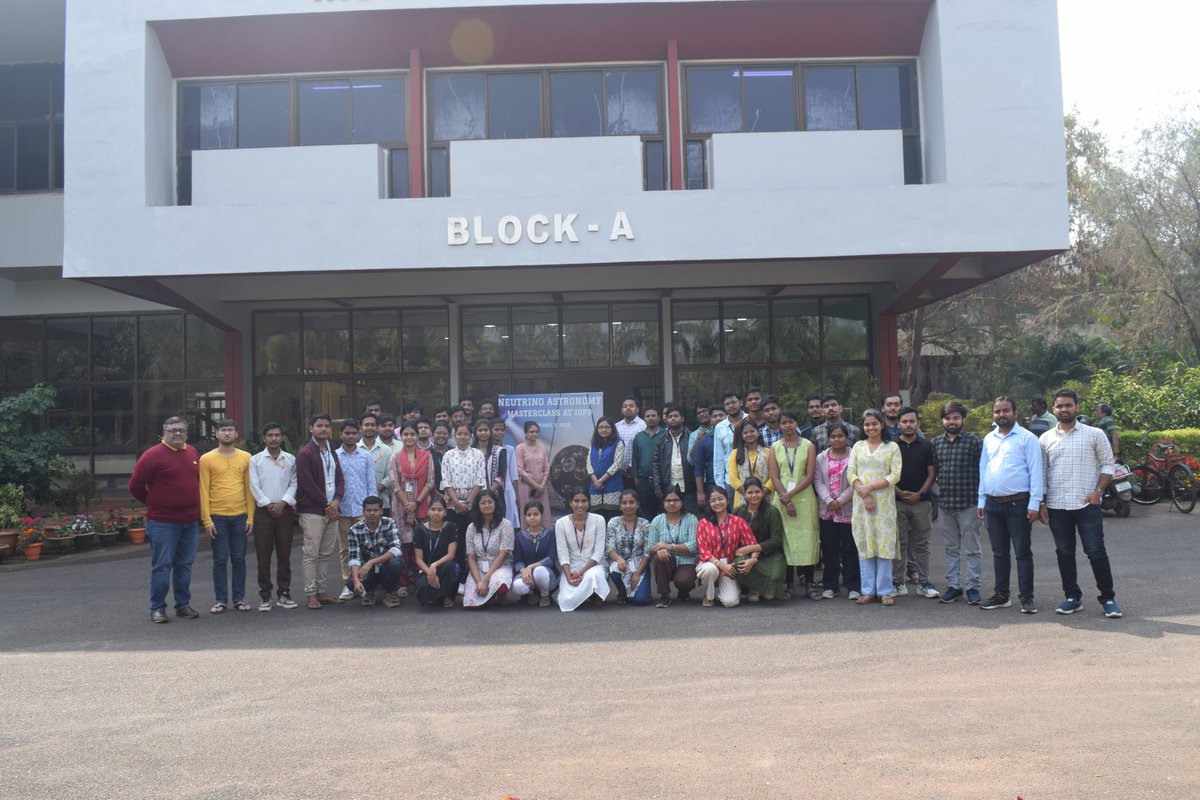 sanjibneutrino's tweet photo. The Neutrino Astronomy MasterClass held on February 7, 2026, at the Institute of Physics, Bhubaneswar brought together nearly 90 students and young researchers from across India for an intensive day of lectures and hands-on learning.

(1/2) https://t.co/DveXYk8Mx6
