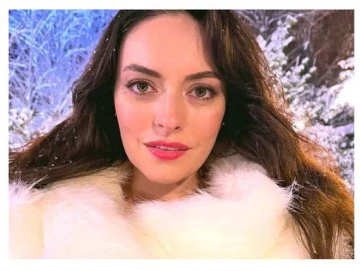 Apo’nun evladı olan Sırrı Süreyya Önder’in kızı babasının fotoğrafını paylaşmış Ezgi Mola ve PKK’nın saç örme akımına katılan Belçim Bilgin yorum atmış…
Sanat sepet tayfa bu ülkenin g** deliğidir!
Sanat sepet tayfanın büyük kısmı Türklüğe düşmandır!
Ezgi Mola’nın hiçbir