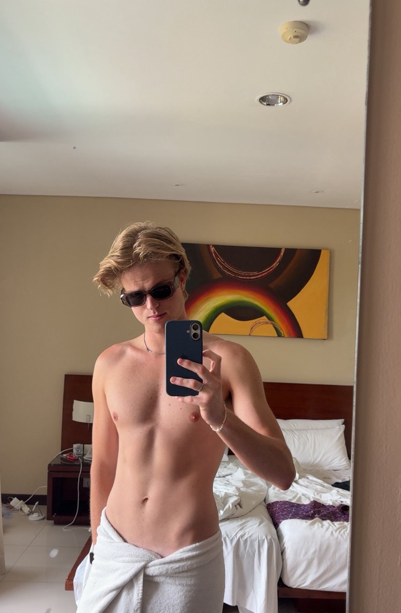 sam 🌟 tweet media