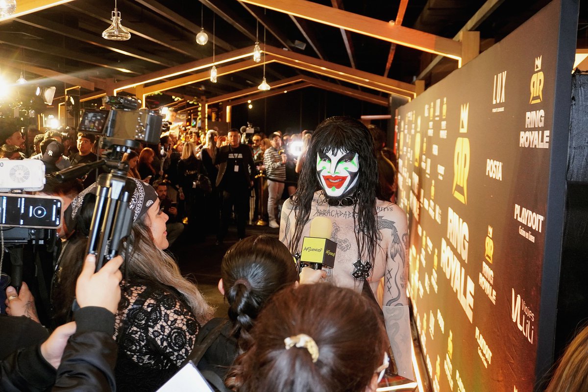 EL MONSTRUO DE LA MODA tweet media