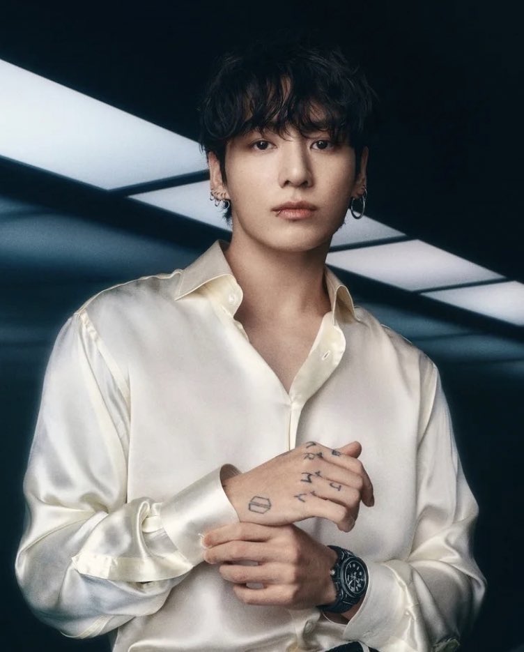 btschartsdailyc's tweet image. [NEWS] #Jungkook has been officially named a Global brand ambassador for HUBLOT!

JUNGKOOK FOR HUBLOT
#JUNGKOOKxHUBLOT
#JUNGKOOKForHUBLOT