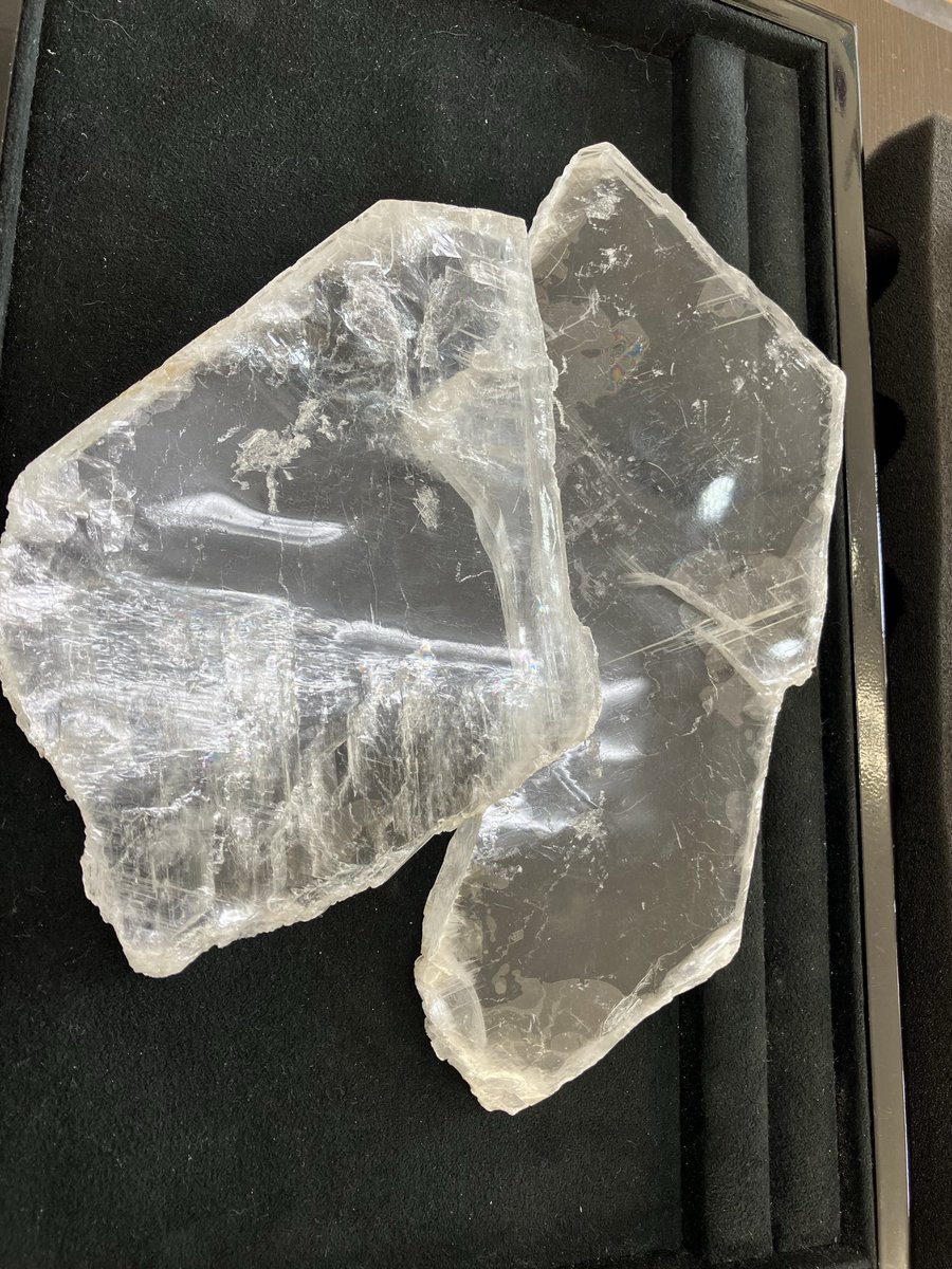 ✨セレナイト結晶✨ 入荷しました。 🫧透明度抜群🤩🫧 心身のストレス