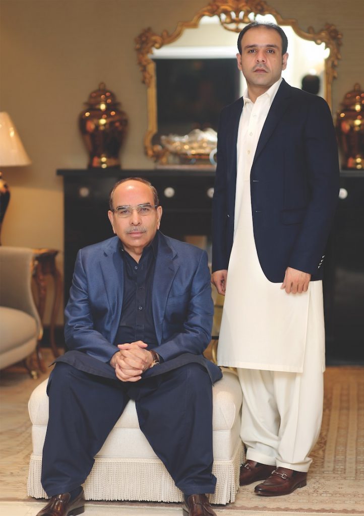 Tariq42634055's tweet image. بحریہ ٹاون پاکستان کی آن شان اور پہچان ہے ملک ریاض نے پاکستان میں پہلی جدید بین الاقوامی معیار کی سوسائٹی کی بنیاد رکھی اور متوسط طبقے کا خواب ممکن بنایا جسکا منہ بولتا ثبوت بحریہ لاہور، کراچی،اسلام آباد ہیں۔
پاکستان کیلیئے ملک ریاض ضروری ہے۔
#MALIKRIAZ #BAHRIATOWN
@MalikRiaz_