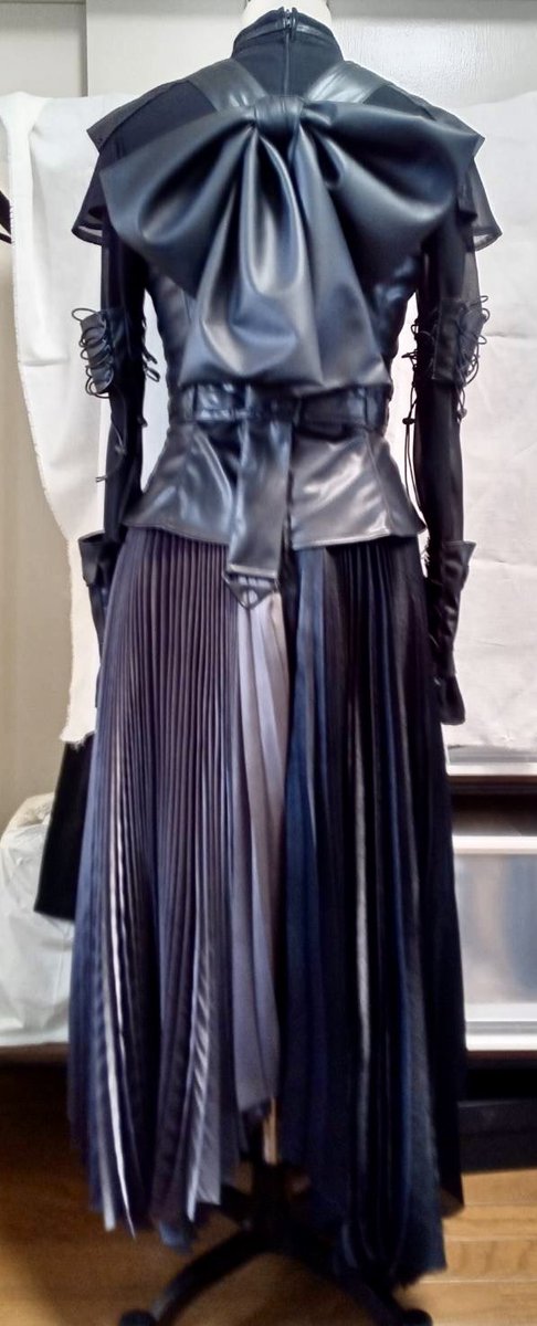 remiremipan's tweet photo. costume design for SAKURAZAKA46 https://t.co/syLYHzZhbd