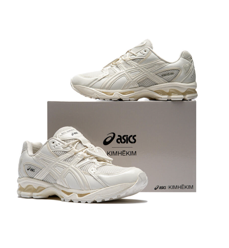 SOLELINKS's tweet photo. Ad: LIVE at 3pm PT/6pm ET
Kimhekim x ASICS Gel-Nimbus 10.1

Triple Black
AG:https://t.co/xeIBq3dZCq
Afew:https://t.co/zepKG4Wysc
Slam Jam:https://t.co/x2qtKLrls5
Naked:https://t.co/QZTHwHyBRX
FD:https://t.co/EqcdYTDobu

Pure Silver
AG:https://t.co/W7ZQtu9LwL
Afew:https://t.co/5niAujpuQh
Slam Jam:https://t.co/qG8jMrYUQf
Naked:https://t.co/PNosUav7pp
FD:https://t.co/0ukogITzTJ

Off White
AG:https://t.co/3RWRJXDMUG
Afew:https://t.co/rAQ2uj5XI3
Slam Jam:https://t.co/GvvDXG0NV1
Naked:https://t.co/4EefNHlClt
FD:https://t.co/n6kX9RLtxr
