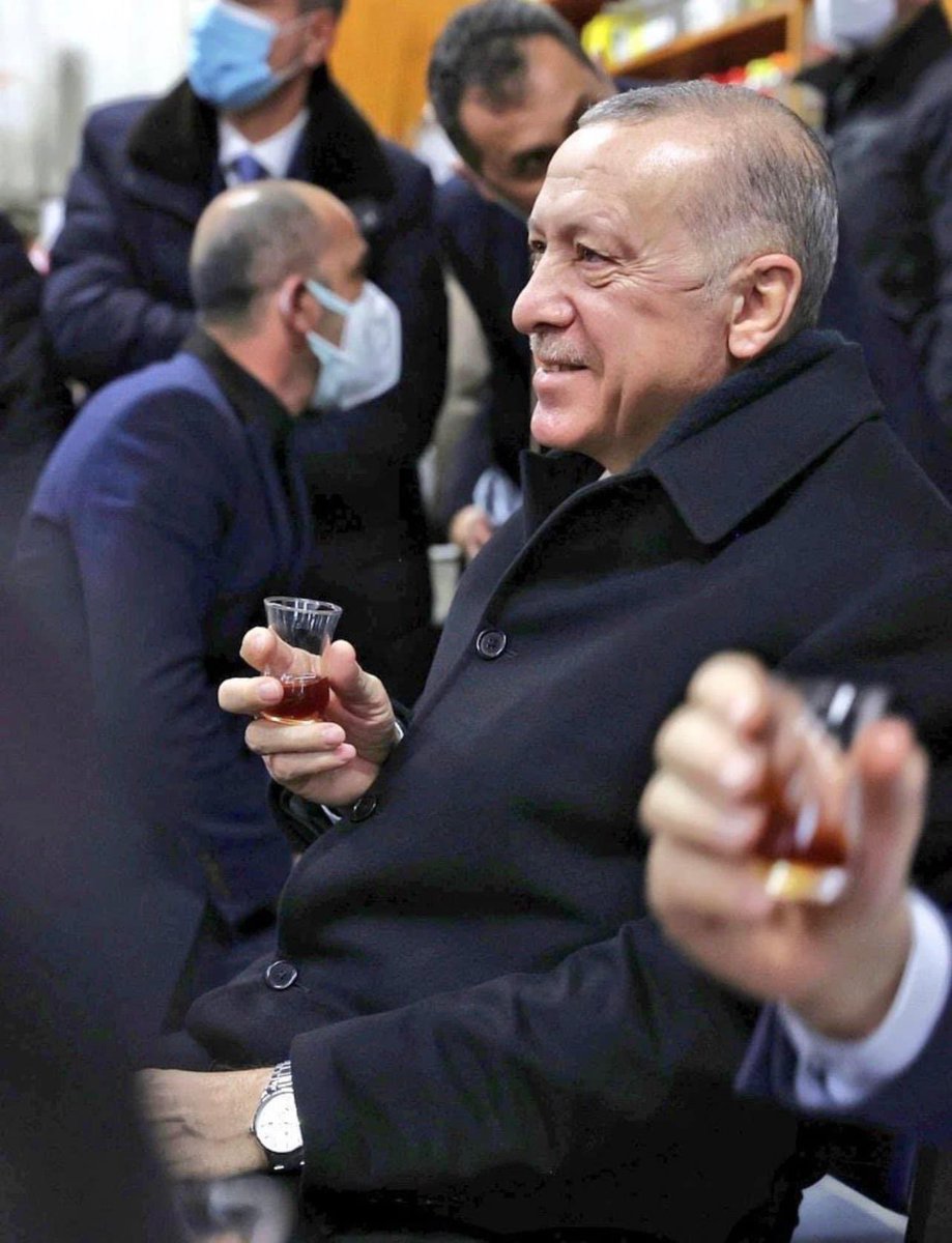 Reis senin hakkını biz nasıl ödeyeceğiz? Kur’an okumanın yasak olduğu günlerden hafızların bakan olduğu günlere geldik. 

Allah senden razı olsun. <a href="/RTErdogan/">Recep Tayyip Erdoğan</a>